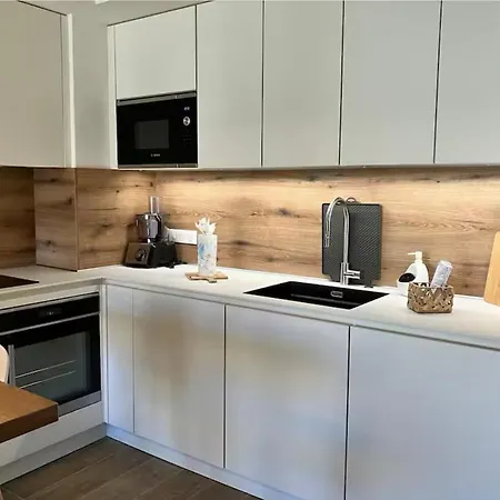 La Casa De Betty, 4 Personnes, Bord De A Florent Apartment